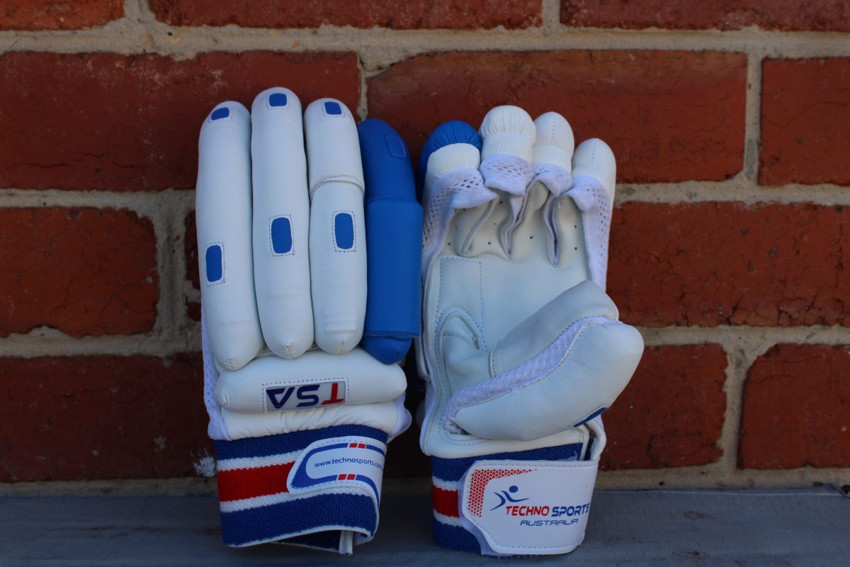 Cricket Gloves T100